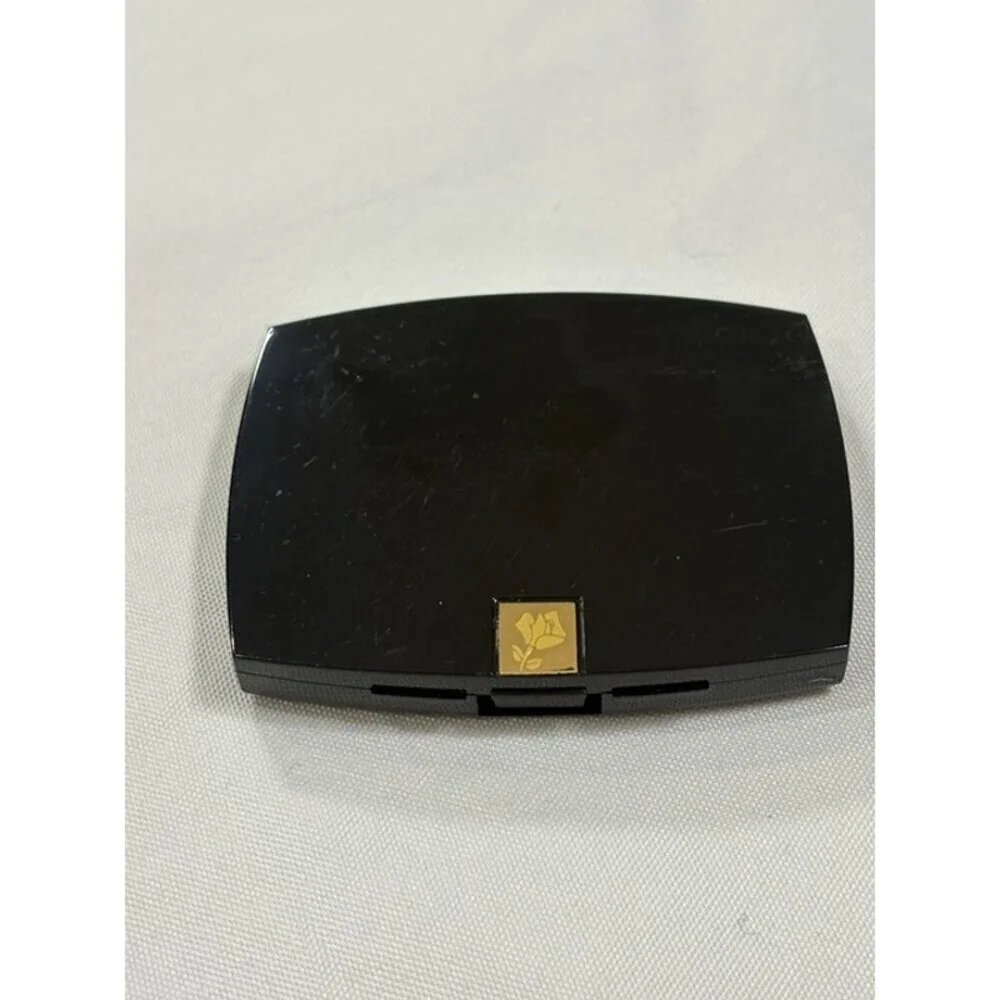 Lancôme Blush Subtil Delicate Oil-Free Powder Blush. Cedar Rose/ Rose Fresque